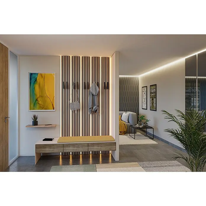 Paulmann Profil Diffusor Base Profil - L x H: 1 m x 9 mm, Schwarz - Einladender Flur mit Garderobe, Sitzbank und Kunstwerk, der durch Holzelemente und Beleuchtung eine warme Atmosphäre schafft.