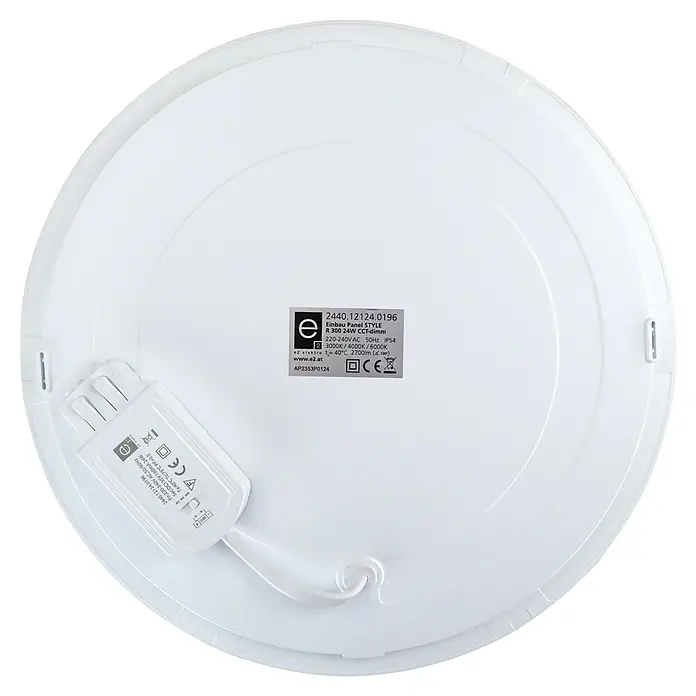 E2 elektro Einbaupanel Style R - 24 W, Ø x H: 30 x 3,1 cm, Weiß, Warmweiß, Außen - Rückansicht einer runden Einbauleuchte mit technischen Details und Zertifizierungen auf einem weißen Gehäuse.