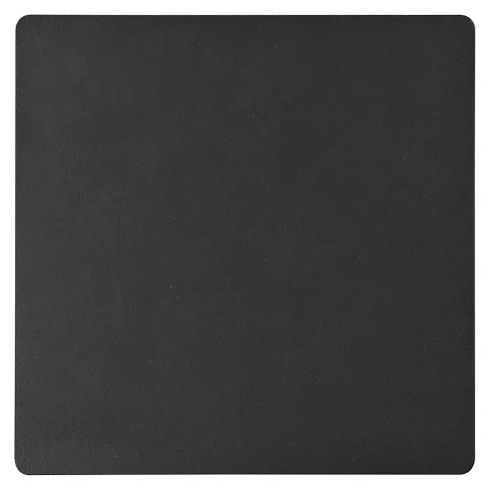 E2 elektro LED-Außenwandleuchte Tabit - 11 W, 6,2 x 15,6 x 8,3 cm, Anthrazit, IP54 - Nahaufnahme einer rechteckigen, mattschwarzen Metallplatte mit leicht abgerundeten Ecken. Das Material wirkt robust und unempfindlich.