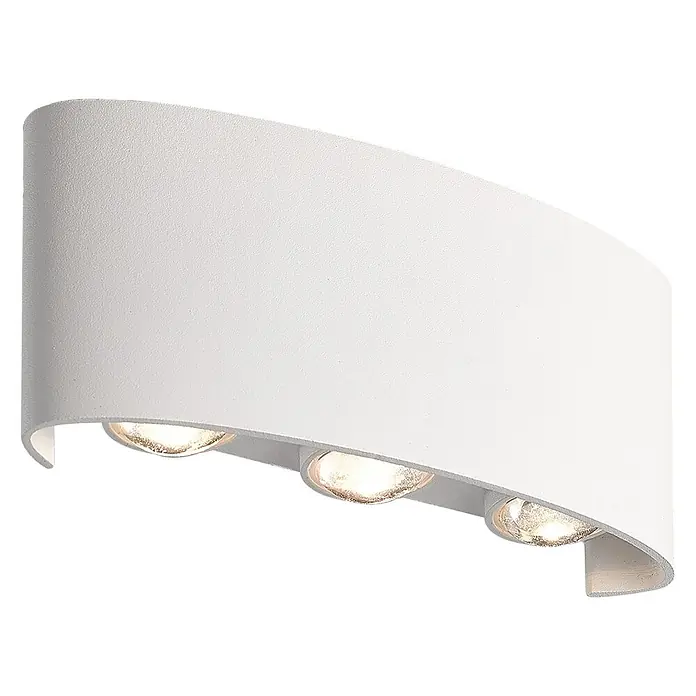 E2 elektro LED-Außenwandleuchte Petra - 17 x 4 x 8 cm, Weiß, IP54 - Nahaufnahme einer modernen weißen Wandleuchte mit drei Lichtquellen, ideal für stimmungsvolle Beleuchtung.\n