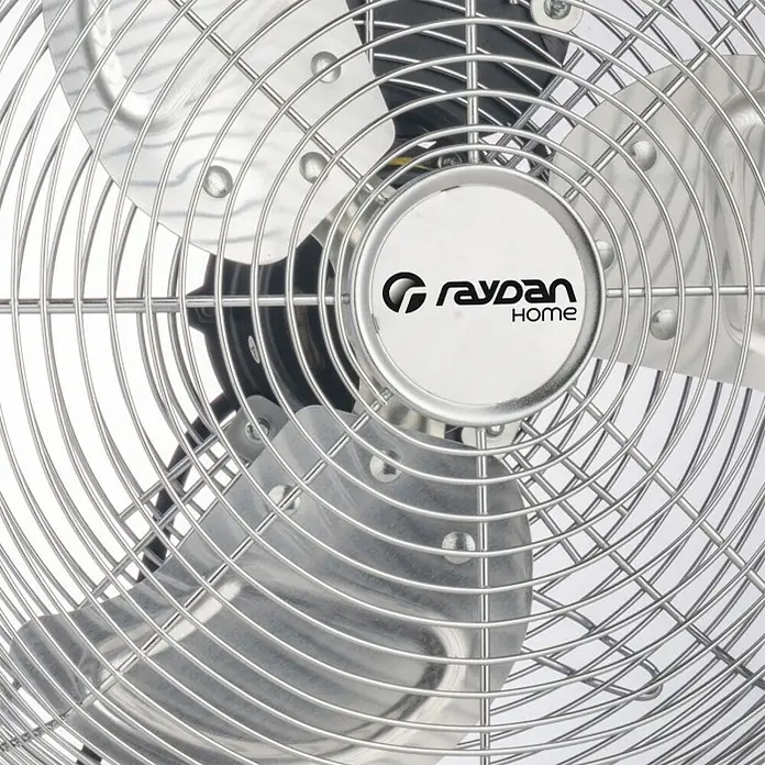 Ventilador de suelo Circulador - 50 W, Plata, 32 cm - Primer plano de un ventilador Raydan Home con carcasa metálica plateada y aspas.