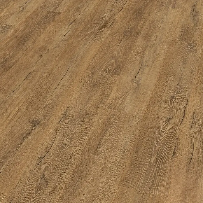 Egger Laminat NatureSense Aqua - Melba Eiche braun, Landhausdiele, 1.292 x 193 x 8 mm - Nahaufnahme eines braunen Laminatbodens mit einer realistischen Holzstruktur und sichtbaren Fugen. Das Laminat sorgt für eine warme Atmosphäre.