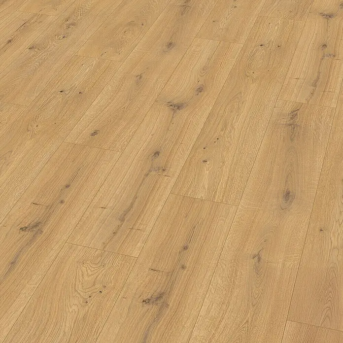 Egger Laminat NatureSense Aqua - Predaia Eiche honig, Landhausdiele, 1.292 x 193 x 8 mm - Nahaufnahme von Laminatboden in warmen Holztönen, der eine natürliche und einladende Atmosphäre vermittelt. Die Maserung ist deutlich sichtbar.