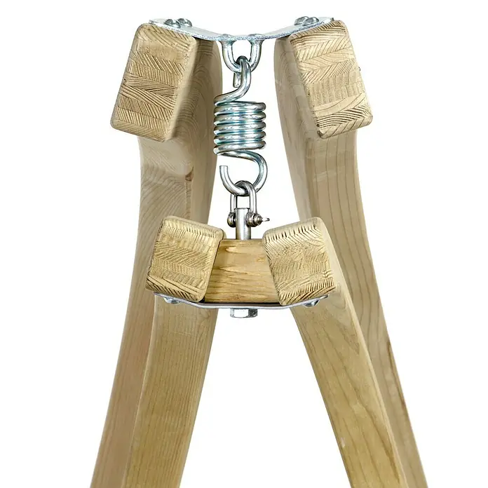 Amazonas Hängeliege Swing Lounger - L x B x H: 240 x 75 x 114 cm, Anthrazit - Nahaufnahme einer Holzschaukelaufhängung mit Feder und Metallbeschlägen, ideal für Kinderzimmer.