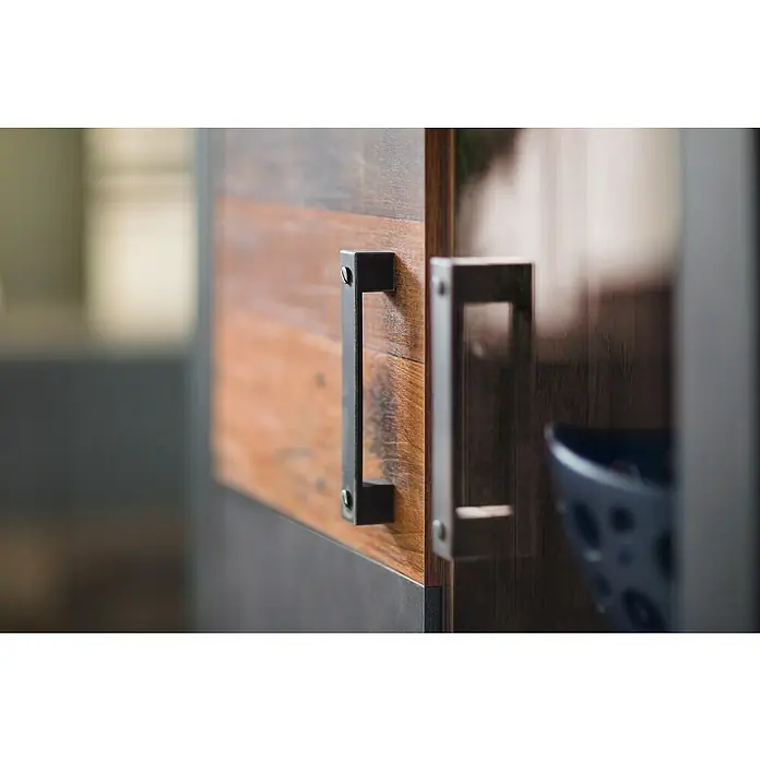 Trendteam Vitrine Indy - B x T x H: 87 x 34 x 189 cm, Braun - Nahaufnahme von Holzschrankgriffen mit einem quadratischen Design, die eine moderne und funktionale Ästhetik bieten.
