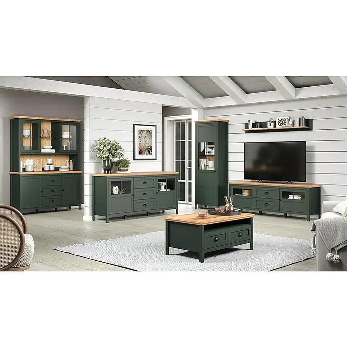Trendteam Buffetschrank Stanton - Breite: 146 cm, Grün - Modernes Wohnzimmer mit grünen Holzmöbeln und einem Couchtisch mit Holzplatte, der eine warme und einladende Atmosphäre schafft.