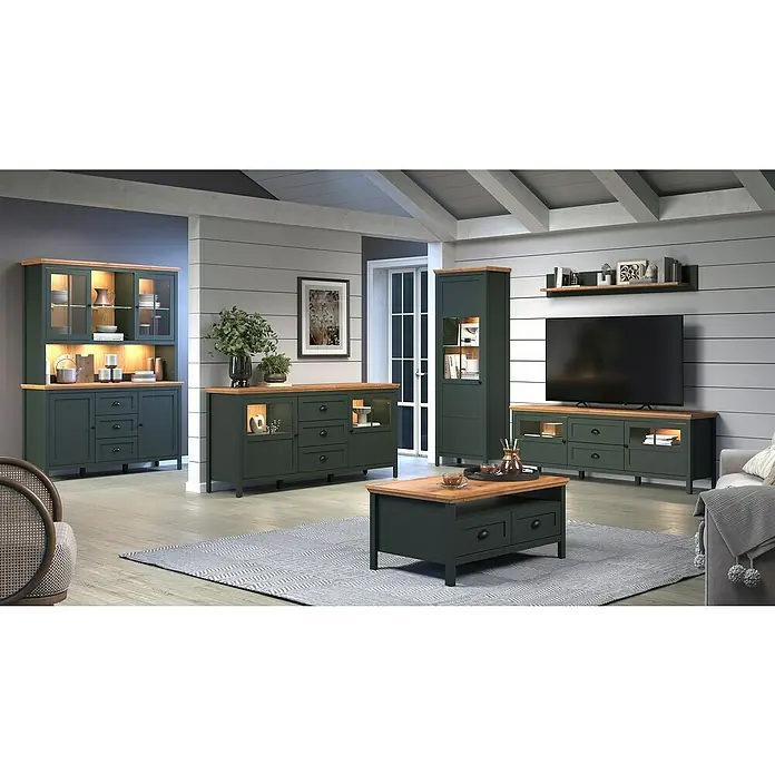 Trendteam Buffetschrank Stanton - Breite: 146 cm, Grün - Das Bild zeigt ein modernes Wohnzimmer-Set in dunklem Grün mit Holzoberflächen, bestehend aus Schränken, Sideboard und Couchtisch.