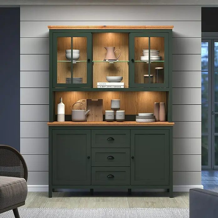 Trendteam Buffetschrank Stanton - Breite: 146 cm, Grün - Dieser rustikale Buffetschrank mit Glasfront und Schubladen ist ein Blickfang für Esszimmer oder Küche. Die grüne Farbe und Holzdetails sind harmonisch.