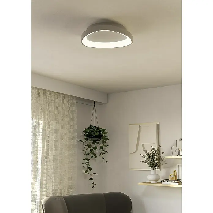 Eglo LED-Deckenleuchte rund Loretello-Z - 12 W, Ø x H: 35 x 7,5 cm, Weiß, Neutralweiß - Elegante Deckenleuchte in einem modernen Wohnzimmer. Das sanfte Licht betont die minimalistische Gestaltung des Raumes und schafft eine angenehme Atmosphäre.