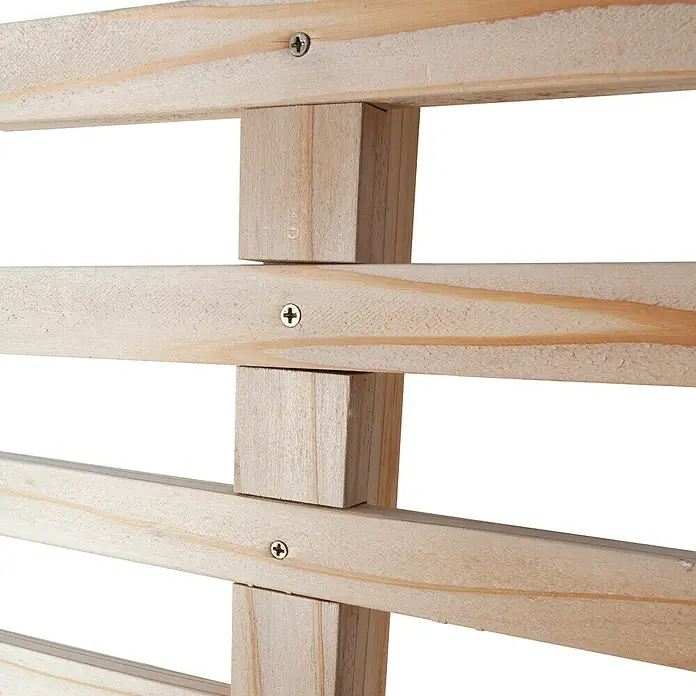 Rankhilfe - B x H: 70 x 119 cm, Holz, Braun - Detailansicht eines Holzrahmens mit Schrauben, der eine rustikale und stabile Konstruktion zeigt.