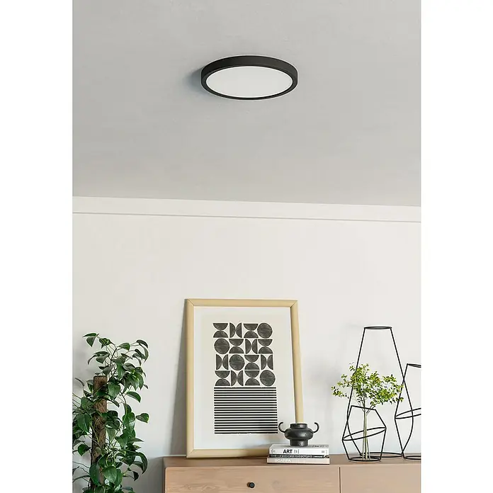 Eglo connect.z LED-Panel rund Fueva 6-Z - Ø x H: 28 x 2,5 cm, Farbe Gehäuse: Schwarz, Lichtfarbe: RGBW - Runde Deckenleuchte mit schwarzem Rand und weißem Diffusor, die eine moderne und elegante Beleuchtungslösung für jeden Raum bietet.