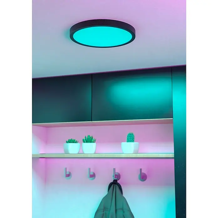Eglo connect.z LED-Panel rund Fueva 6-Z - Ø x H: 28 x 2,5 cm, Farbe Gehäuse: Schwarz, Lichtfarbe: RGBW - Runde Deckenleuchte mit farbiger LED-Beleuchtung. Das Licht sorgt für eine stimmungsvolle Atmosphäre im Raum mit einem Garderobenregal.