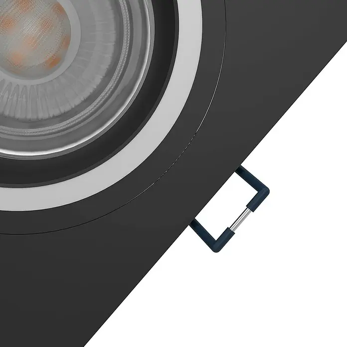 Eglo Connect LED-Einbauleuchte Carosso-Z - 4,7 W, L x B x H: 9,3 x 9,3 x 9 cm, Schwarz, RGBW - Nahaufnahme einer schwarzen LED-Einbauleuchte mit silbernem Ring und dunkelblauem Clip.