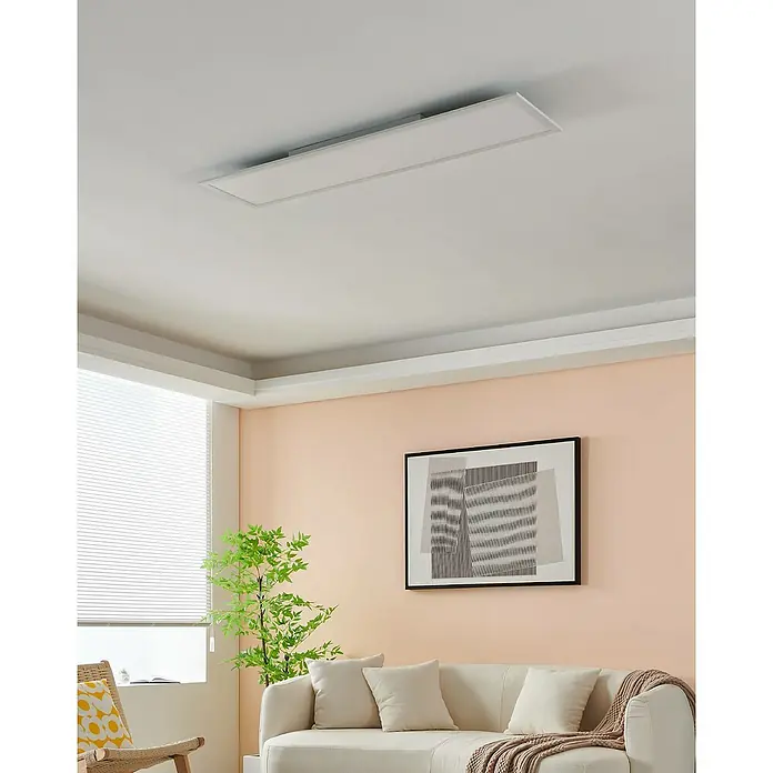 Eglo connect.z LED-Panel Salobrena-Z - L x B x H: 120 x 30 x 5 cm, Warmweiß - Deckenleuchte: Eine moderne rechteckige Deckenleuchte aus einem schlichten Wohnzimmer mit minimalistischer Einrichtung.