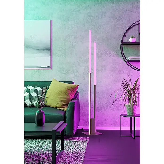 Eglo Connect LED-Stehleuchte Fraioli-Z - Höhe: 175,5 cm, Nickel-Matt, RGBW - Modernes Wohnzimmer mit LED-Stehlampe in Pink und Grün, die eine gemütliche Atmosphäre schafft. Perfekt für stilvolle Beleuchtung.