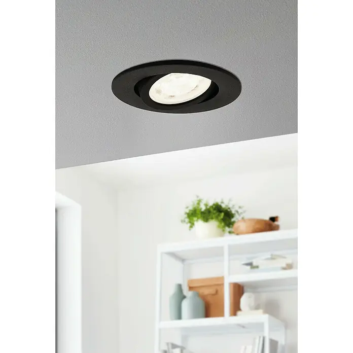 Eglo LED-Einbauleuchte rund Saliceto-Z - Ø x H: 88 x 46 mm, Schwarz, 1 Stk. - Einbaustrahler in Schwarz an einer hellen Decke, der ein modernes und stilvolles Ambiente schafft.
