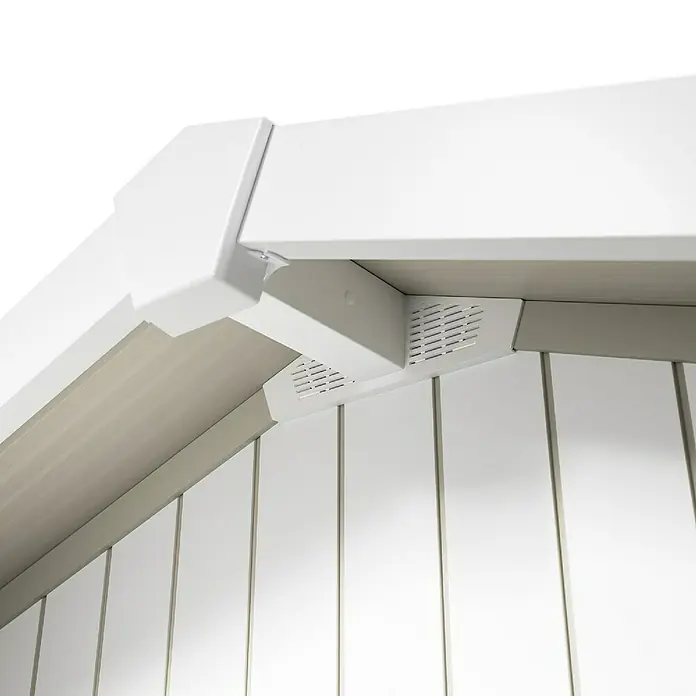 Grosfillex Gerätehaus Deco H7,5 - Außenmaß inkl. Dachüberstand (B x T): 370 x 298 cm, Kunststoff, Weiß/Grau-grün, 7,5 m² - Detailaufnahme einer weißen Terrassenüberdachung, die moderne Bauweise und hochwertige Materialien zeigt.