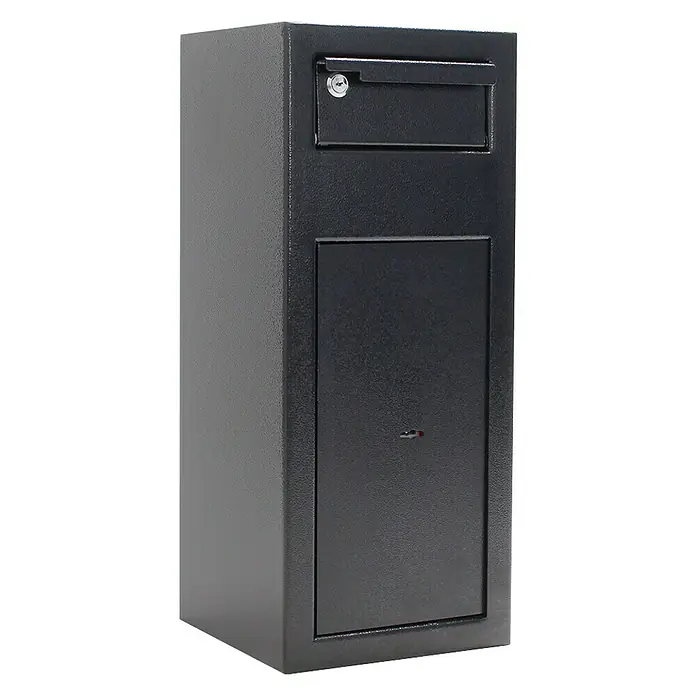 Rottner Einwurftresor Cashmatic 1 - 26 x 25 x 60 cm, Doppelbartschloss - Aufnahme des schwarzen Tresors mit Einwurfschlitz und abschließbarer Tür, ideal für sichere Aufbewahrung von Wertsachen.