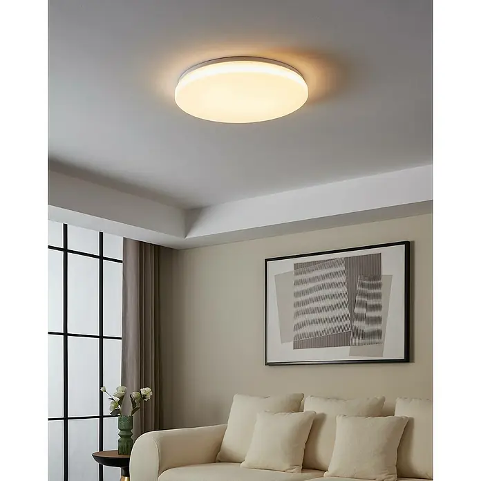 Eglo connect.z LED-Deckenleuchte rund Totari-Z - 44,8 W, Ø x H: 53 x 7 cm, Weiß, Neutralweiß - Modernes Wohnzimmer mit einer runden Deckenleuchte, die ein warmes Licht spendet und für eine angenehme Atmosphäre sorgt.