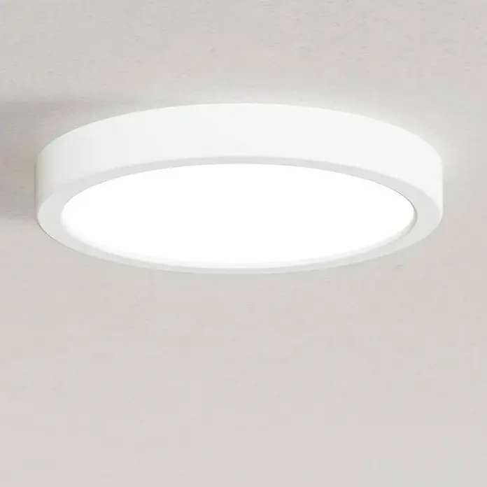 Eglo connect.z LED-Panel rund Fueva 6-Z - 11,2 W, Ø x H: 21 x 2,5 cm, Weiß, RGBW - Nahaufnahme einer runden, weißen Deckenleuchte mit diffuser Beleuchtung.