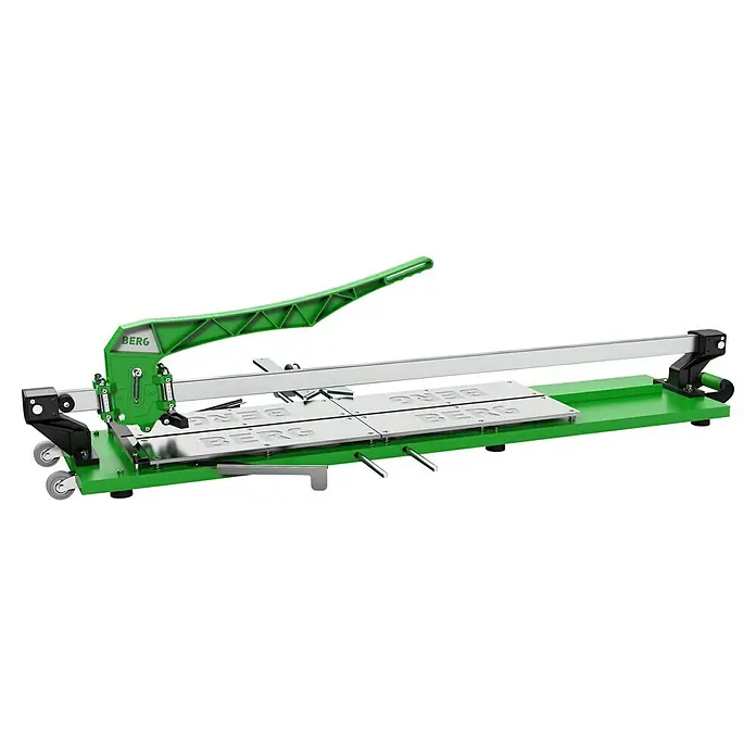 Berg Handfliesenschneider BTC 1250 EUROPE - Max. Schnittlänge: 1.250 mm, Max. Fliesenstärke: 20 mm - Eine professionelle Fliesen Schneidemaschine von BERG. Das Gerät ist Grün und Silber und eignet sich für den präzisen Fliesenzuschnitt.