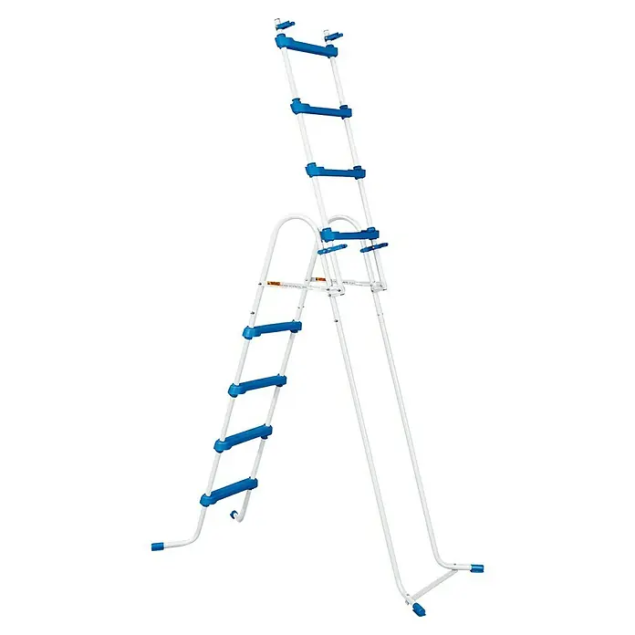 Poolleiter Summer Waves - Passend für: Pools bis 132 cm Höhe, Stahl - Weiße Leiter mit blauen Stufen und Griffen. Die Leiter ist zusammenklappbar und steht auf einem schwarzen Hintergrund.