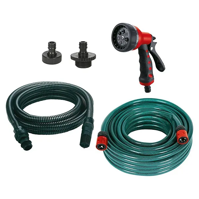 Einhell Zubehör-Set Saug & Druck OFP - 7 -tlg., Größe Anschluss: 33,3 mm (G 1″) - Ein Bild von einem schwarzen und einem grünen Gartenschlauch, sowie einer Sprühdüse und zwei Adaptern.