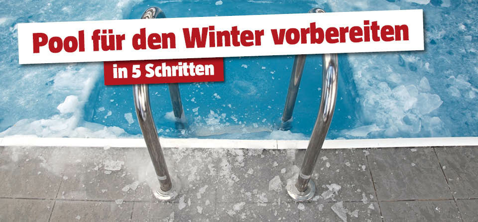 Poolleiter im Einbaupool, Eis schwimmt im Wasser, Titel Pool für den Winter vorbereiten 
