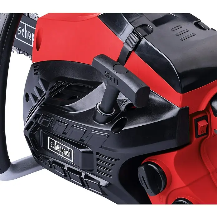 Scheppach Motosierra de gasolina PCS38 - 1.300 W, 37,2 cm³, Longitud de la cuchilla: 35 cm, Grosor de rama máx.: 33,5 cm - Primer plano de una motosierra Scheppach, destacando detalles como la manija de arranque y elementos de diseño.