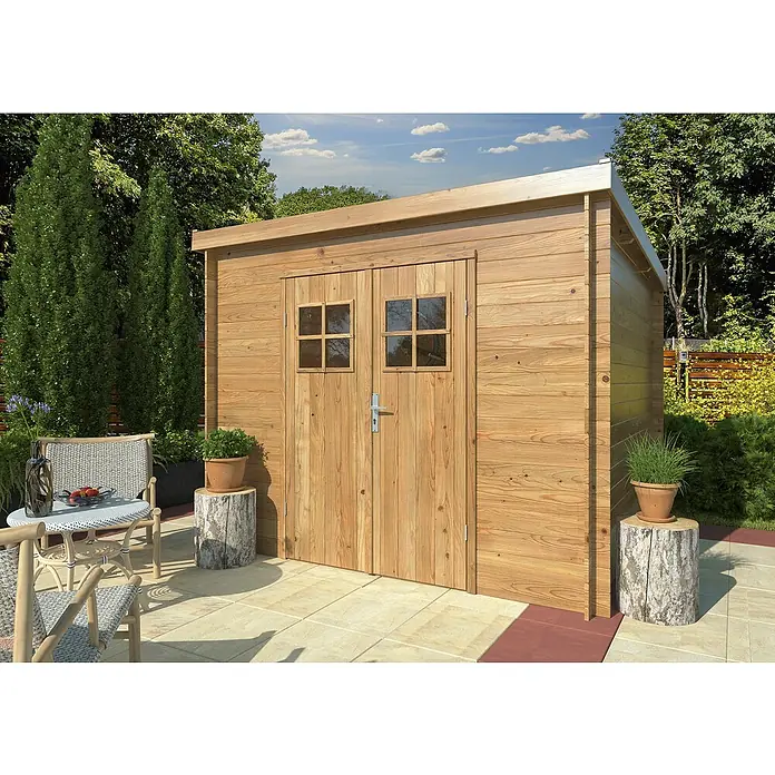 Palmako Gartenhaus Zoe - Außenmaß inkl. Dachüberstand (B x T): 264 x 265 cm, Holz, Braun - Nahaufnahme eines Holzgartenschuppens mit Doppeltüren und Fenstern, der mit einer Sitzecke im Freien in einem üppigen Garten steht.
