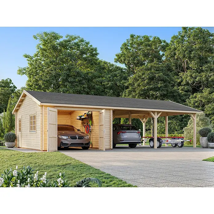 Palmako Garage Roger - Außenmaß inkl. Dachüberstand (B x T): 1.006 x 619 cm, Transparent tauchgrundiert, Holz, 19 m², inkl. Holztor - Ein Holzgaragenbausatz mit Abstellplatz, ideal für Fahrzeuge und Gartengeräte, eingebettet in eine grüne Umgebung.
