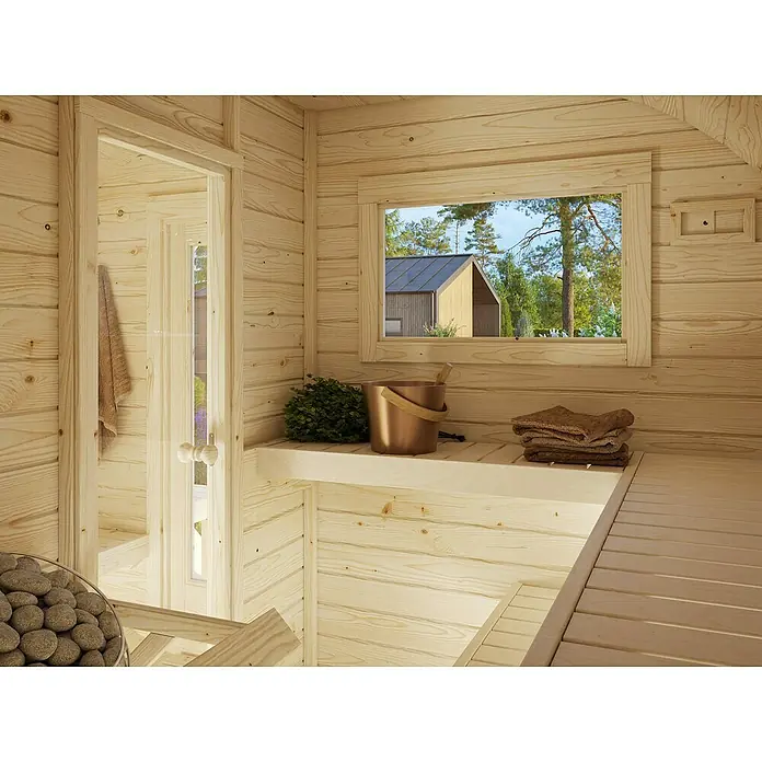 Palmako Saunahaus Anette - Ohne Ofen, Natur, L x B x H: 274 x 334 x 225 cm - Sauna-Interieur mit Holzwänden, Fenster mit Blick auf die Natur und einem Eimer. Die Holzbänke laden zum Entspannen ein und bieten Komfort.