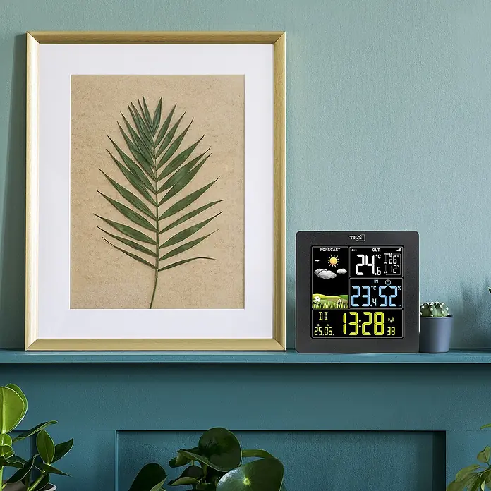 TFA Dostmann Wetterstation Sun 2 - Batteriebetrieben, Schwarz, 11,3 x 2,4 x 11,3 cm - Wetterstation mit digitaler Anzeige von Innen- und Außentemperatur, Datum, Uhrzeit und Wettervorhersage.