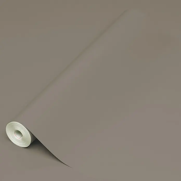 D-c-fix Klebefolie Uni Lack - 200 x 45 cm, Taupe, Selbstklebend - Nahaufnahme einer Rolle einfarbiger, graubrauner Tapete. Ideal zur Wandgestaltung.
