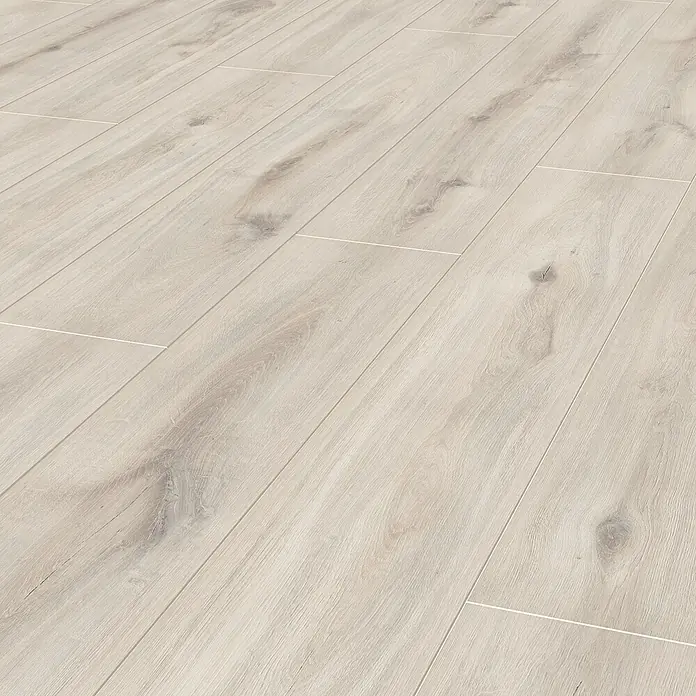 LOGOCLIC Aquaprotect Laminat - Beach Oak, Landhausdiele, 1.288 x 195 x 8 mm - Nahaufnahme eines hellen, modernen Laminatbodens mit einer natürlich wirkenden Holzmaserung.