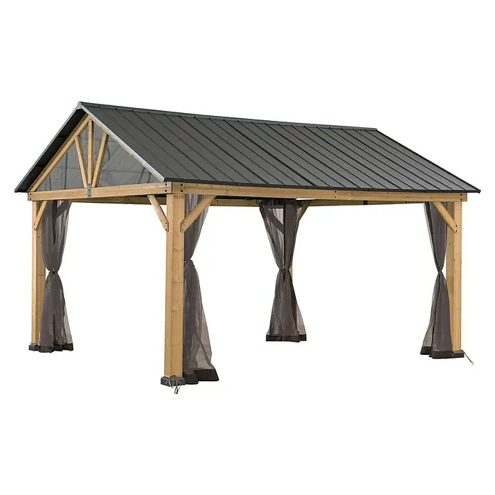 Sunjoy Pavillon-Seitenwände Moskitonetz - Passend für: Sunjoy Gazebo Pavillon Tödi 336x400 cm, Braun - Eine stilvolle Gartenlaube mit grauem Dach und hellen Holzstützen, dekoriert mit eleganten Vorhängen. Perfekt für den Außenbereich.