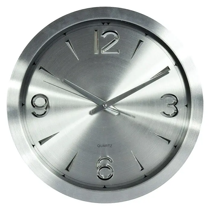 Wanduhr - Durchmesser: 40 cm, Silber - Das Bild zeigt eine runde silberne Wanduhr mit den Ziffern 12, 3, 6 und 9 und dem Schriftzug Quartz. Die Uhr hat schlanke Zeiger.