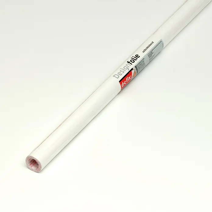 D-c-fix Leder-Dekorfolie Uni - 200 x 67,5 cm, Weiß, Selbstklebend - Nahaufnahme einer Rolle weißer D-C-Fix Designfolie auf einer weißen Oberfläche, die sich perfekt für DIY-Projekte und Heimdekoration eignet.