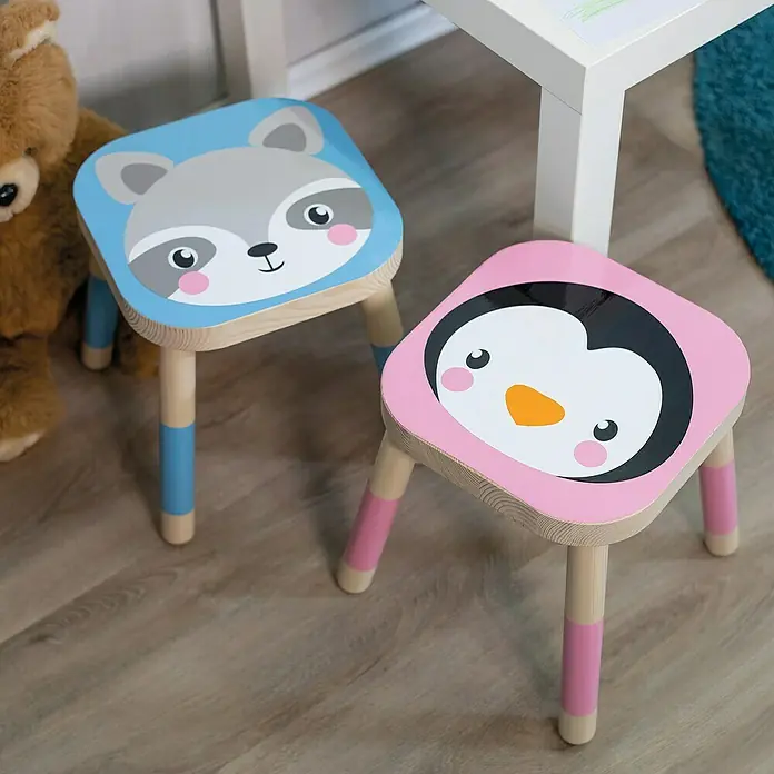 D-c-fix Klebefolie Uni Lack - 200 x 67,5 cm, Weiß, Selbstklebend - Kinderhocker-Set mit niedlichem Waschbär- und Pinguin-Design. Perfekt für Kinderzimmer oder Spielecke mit bunten Akzenten und freundlichem Design.