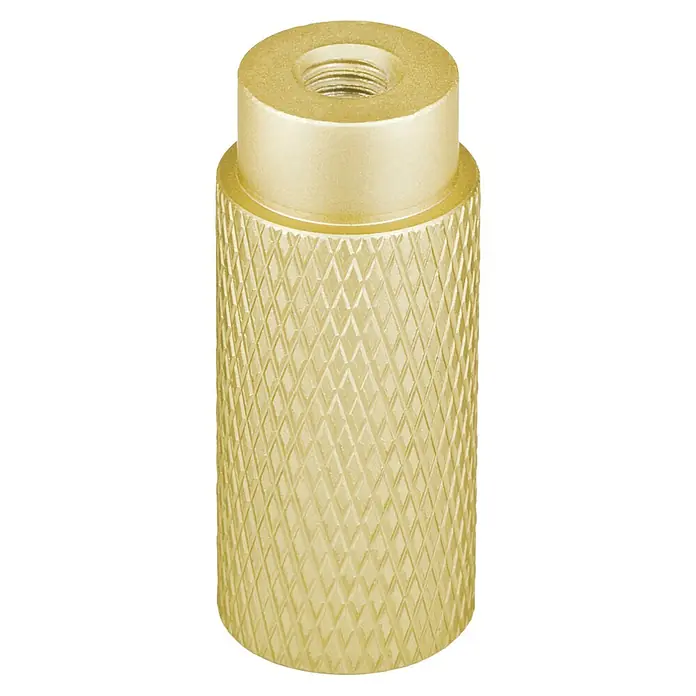 Walteco Möbelknopf Brava - Durchmesser: 12 mm, Aluminium, Gold - Nahaufnahme einer goldenen Lampenfassung mit Gewinde und dekorativem Rautenmuster. Die Fassung ist ideal für Vintage- oder Industrieleuchten.