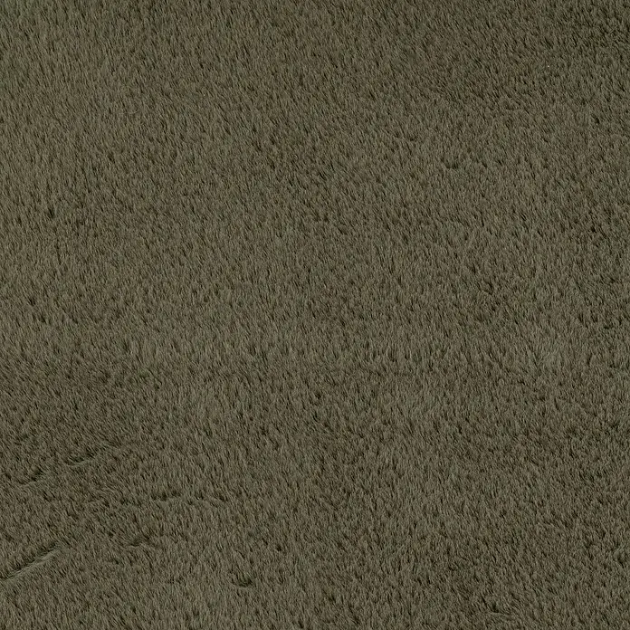 Kurzflorteppich Joy - Grün, 280 x 200 cm, 100 % Polyester - Nahaufnahme eines weichen, dunkelgrünen Teppichs. Die Textur ist flauschig und einladend.