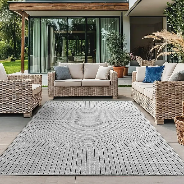 Outdoor-Teppich Nova I - Silber, 290 x 200 cm, 100 % Polypropylen - Moderner Outdoor-Teppich mit geometrischem Muster, ideal für Terrasse und Garten. Wetterfest und stilvoll.