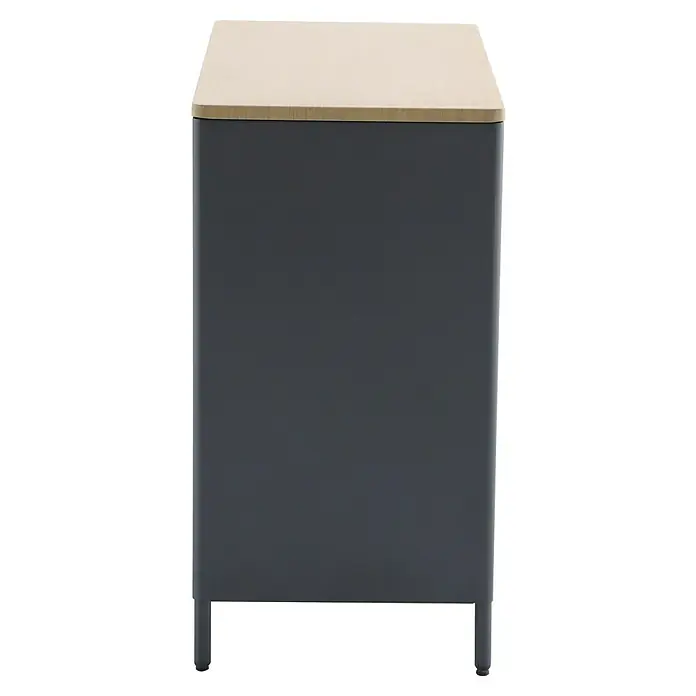 Sunfun Solo Garten-Aufbewahrungschrank - L x B x H: 90 x 46 x 86 cm, Stahl, Polywood, Night-Grey - Detailaufnahme eines modernen Nachttisches mit einer hellen Holzplatte und einem grauen Korpus. Minimalistisches Design für das Schlafzimmer.