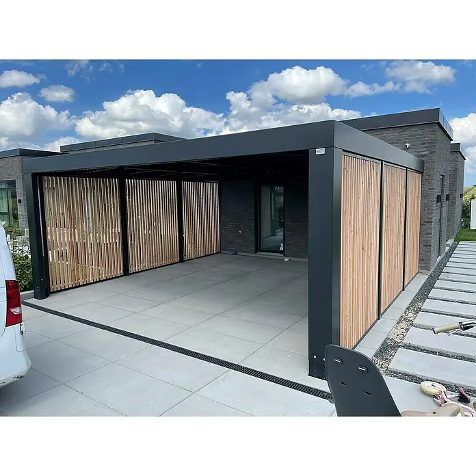 Carport Cubus - Außenmaß inkl. Dachüberstand (B x T): 5,8 x 5,5 m, Doppelcarport, Grau - Moderne Carport-Konstruktion mit Holzlamellen-Verkleidung und grauem Rahmen. Stilvolles Design für den Außenbereich.