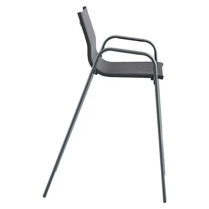 Sunfun Gastro Garten-Barhocker - Stahl, Textilen, Stapelbar, Night-Grey, B x T x H: 53,5 x 74 x 110 cm - Detaillierte Ansicht eines modernen grauen Outdoor-Stuhls mit Armlehnen und schlankem Design vor schwarzem Hintergrund.