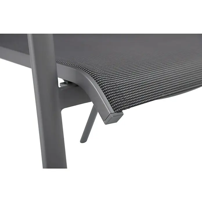 Sunfun Gastro Gartensessel - Stahl, Textilen, Stapelbar, Night-Grey, B x T x H: 57,5 x 68,5 x 88 cm - Nahaufnahme eines modernen grauen Stuhls mit geflochtener Sitzfläche, der Design und Komfort vereint.