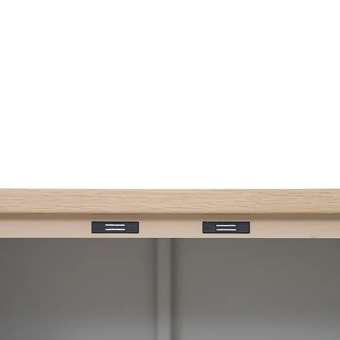 Sunfun Solo Garten-Aufbewahrungschrank - L x B x H: 90 x 46 x 86 cm, Stahl, Polywood, Light-Greige - Detailaufnahme eines beigen Schranks mit schwarzen Beschlägen. Die Oberfläche ist leicht strukturiert.