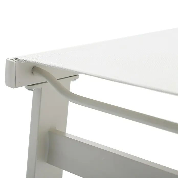 Sunfun Maja Gartenliege - B x T x H: 170,5 x 63,5 x 102 cm, Aluminium, Light-Greige, Rollbar - Detailansicht eines weißen Hockers mit Stoffbezug und Metallgestell.