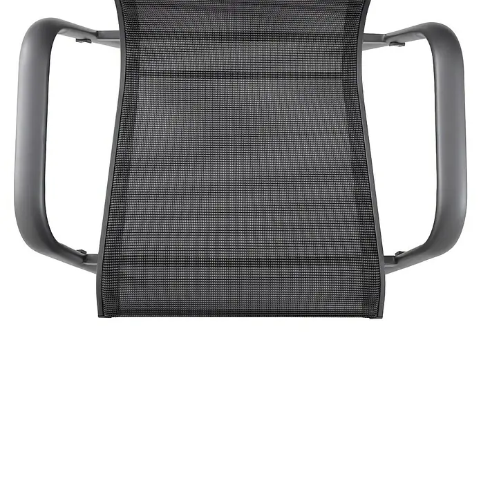 Sunfun Gastro Gartensessel - Stahl, Textilen, Stapelbar, Night-Grey, B x T x H: 57,5 x 68,5 x 88 cm - Nahaufnahme der Rückenlehne eines Bürostuhls mit Netzgewebe und Armlehnen, die ergonomischen Komfort und Unterstützung bieten.