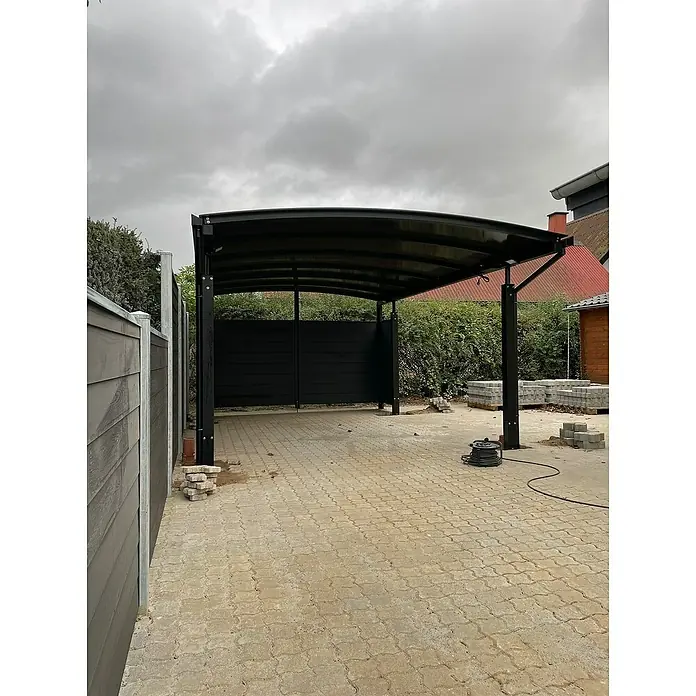 Allview Wandelement Calux Endwand - Passend für: Allview Calux Carport - Eine stilvolle, schwarze Terrassenüberdachung, die einen eleganten und modernen Akzent im Außenbereich setzt.